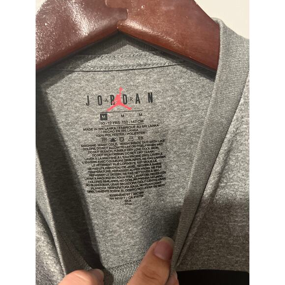 Gray Jordan T-Shirt, Size Medium, KB396 - Picture 4 of 4